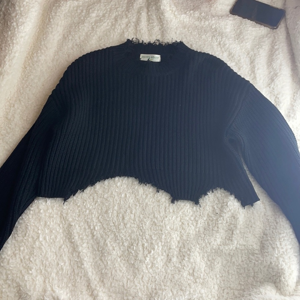 BLACK NITTED CROPPED SWEATER (BRAND NEW)